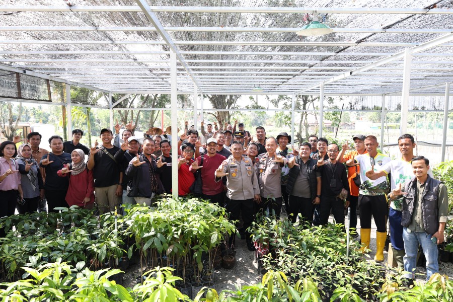 Dirikan Bank Pohon, Polda Riau Sediakan 9.400 Bibit Tanaman untuk Masyarakat