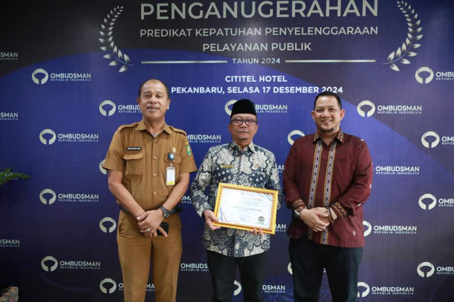Pemkab Siak Kembali Raih Penghargaan Predikat Kepatuhan Penyelenggara Pelayanan Publik Dari Ombudsman RI