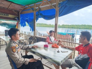 Walaupun Berbeda Pilihan Pilkada, Polsek Teluk Belengkong Minta Masyarakat Tetap Bersatu