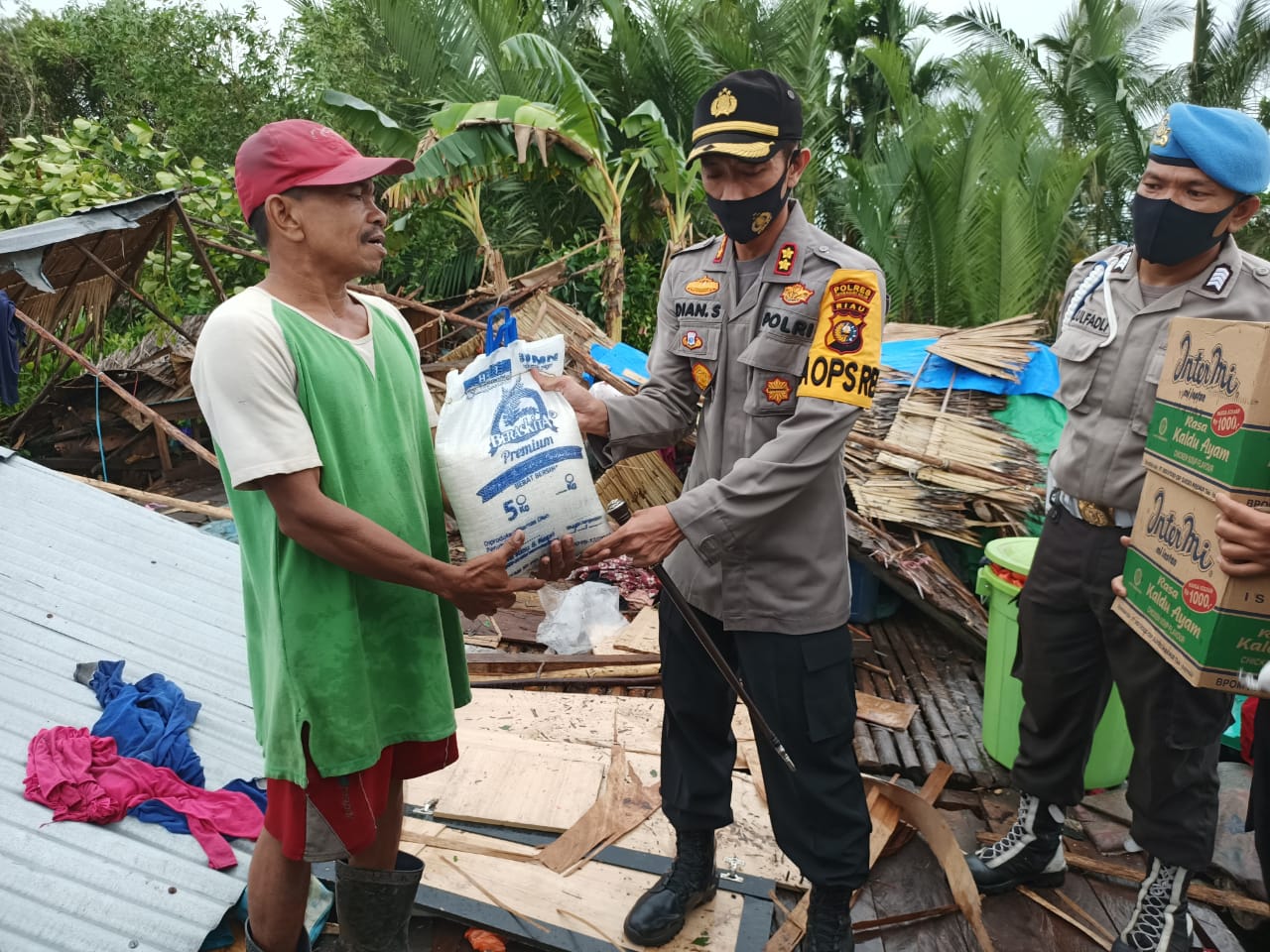 Tiga Rumah Warga di Tembilahan Rusak Dihantam Puting Beliung