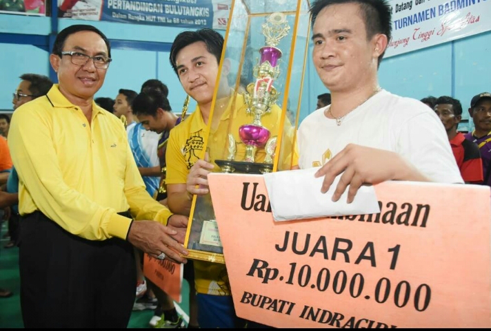 Bupati Wardan Resmi Tutup Turnamen Bulu Tangkis