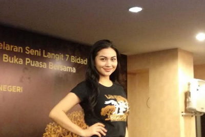 Ariel Tatum Isi Masa Karantina dengan Bercocok Tanam