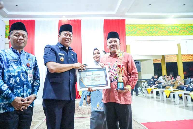 Serahkan 163 SK CPNS dan Berikan Aset Award, Bupati Minta Taati Aturan dan Jaga Aset