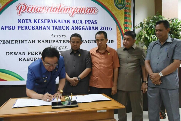 Bupati Tandatangani KUA-PPAS 2016