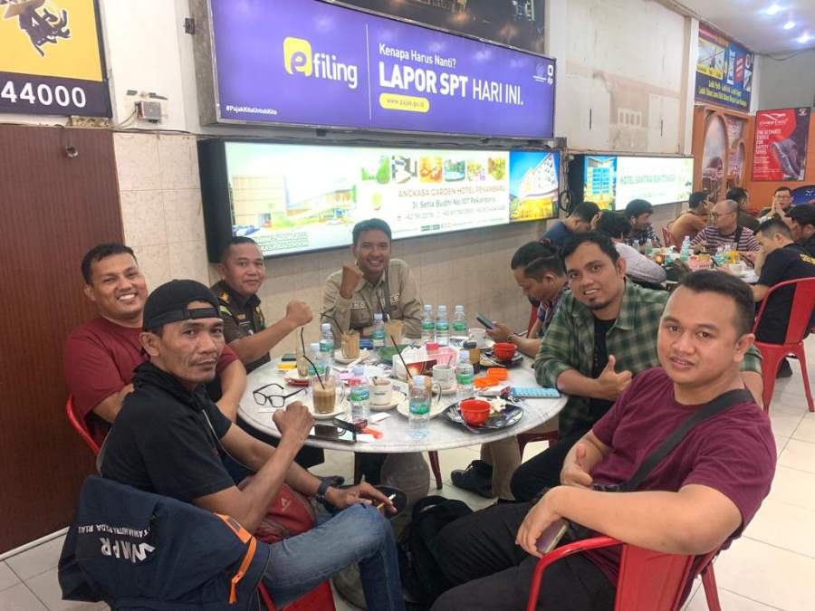 Jajaran Intel Kejati Riau Ngopi Bareng dengan Jurnalis, Bambang: Peran Media Sangat Penting