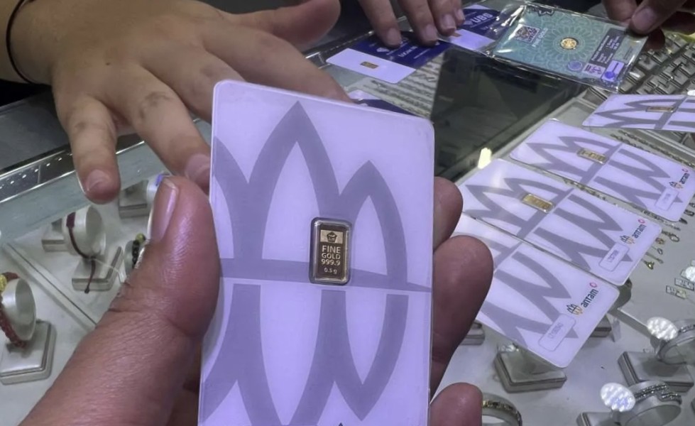 Fluktuatif Sepekan, Harga Emas Antam Hari Ini Kembali Melemah Rp50 Ribu