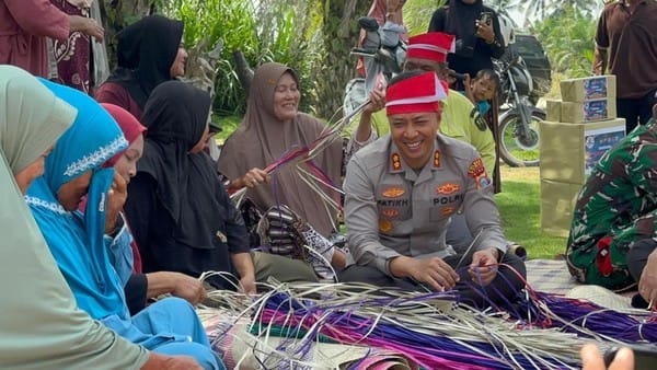 Sambangi Wilayah 3T Dumai, Ekspedisi Merah Putih Presisi Bawa Bantuan dan Tanam Mangrove