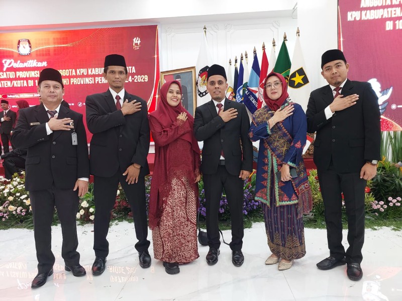 Anggota KPU 11 Kabupaten dan Kota di Riau Resmi Dilantik, Tugas Menyiapkan Tahapan Pilkada Sudah Menunggu