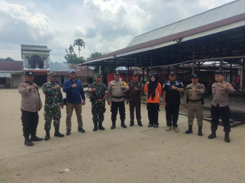 Polsek Tempuling Lakukan Kampanye Paslon Pilkada 2024 di Desa Teluk Kiambang