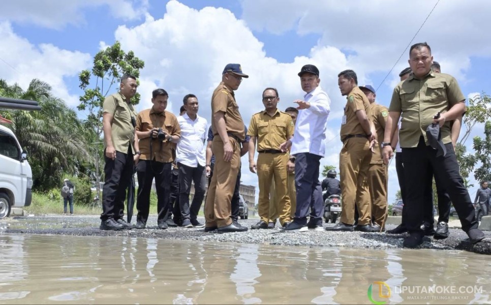 Banjir dan Berlubang, Gubri Wahid Tinjau Jalan Yos Sudarso dan Sudirman Pekanbaru