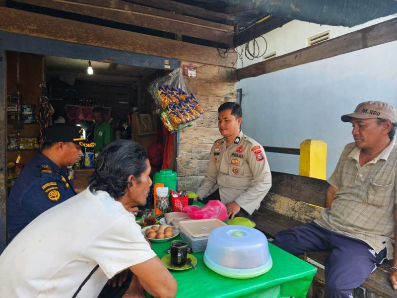 Personil Polsek Burung Sambangi Masyarakat Beri Pesan Penting Pilkada Damai 2024