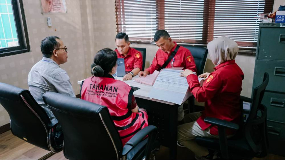 Jampidsus Serahkan 2 Tersangka Kasus Gratifikasi Ronald Tannur ke JPU, Begini Peran Tersangka