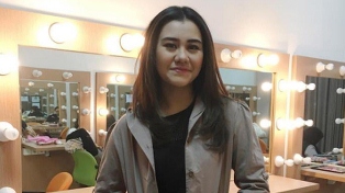 Dikabarkan Video Ranjang Ibunya & Gatot Beredar, Aaliyah Massaid Berusaha Tegar