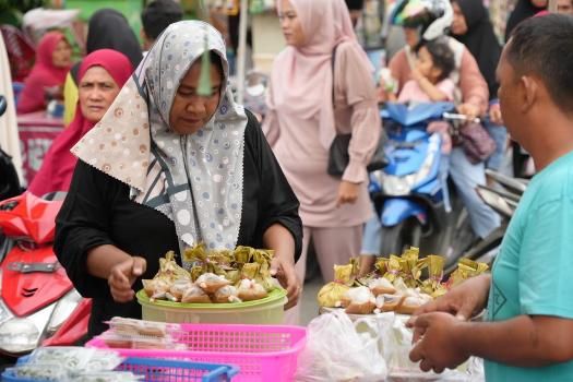 Taman Jalur Tempat berburu takjil yang Asyik di Teluk Kuantan