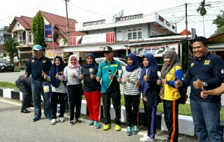 Bupati H.Mursini Ikut Goro HUT RI, Kadis DLH Siap Pelihara Kebersihan Dan Keindahan Kota