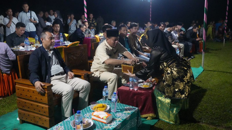 Saat Layur Jalur Desa Pulau Sipan, Bupati Sampaikan  Akses Jalan Warga Akan Dituntaskan Tahun Ini