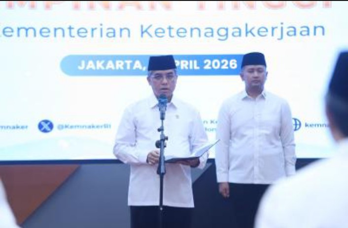 Lantik 12 Pejabat, Menaker: Jabatan Bukan Sekadar Posisi, Layanan Publik Harus Jadi Prioritas