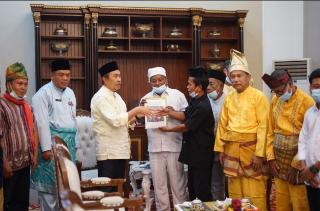 Hutan Adat Porak Poranda, Suku Talang Mamak Curhat ke Gubernur Riau