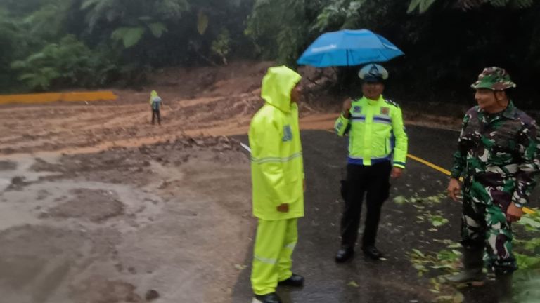 Buka Tutup, Jalan Sumbar-Riau Sudah Bisa Dilalui