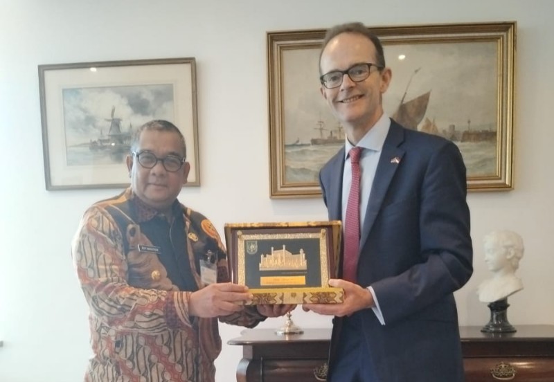 Temui Dubes Inggris, Gubri Edy Natar Bahas Lingkungan Hidup