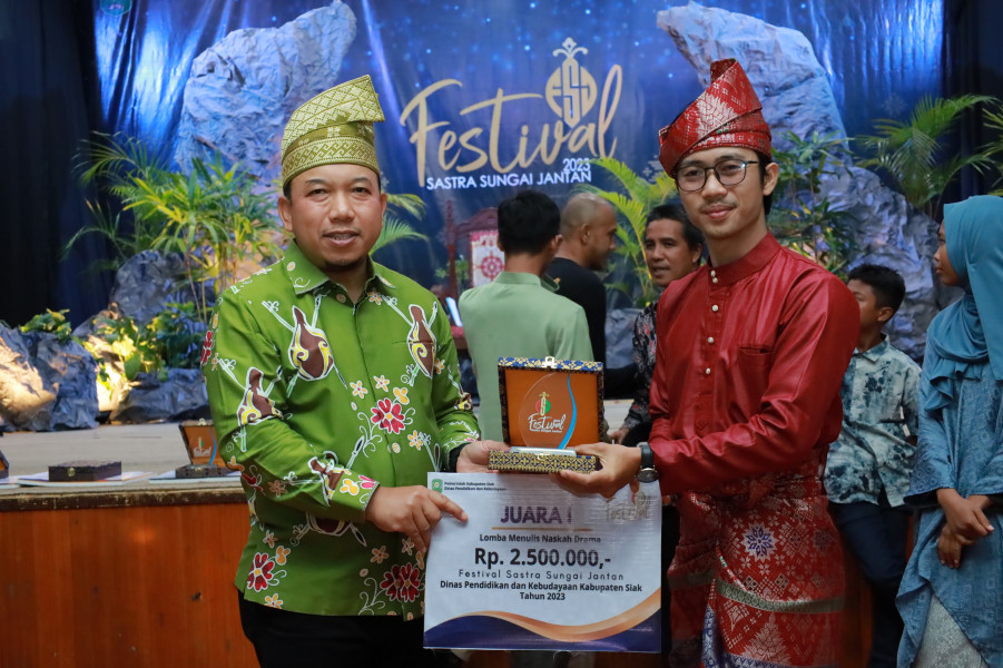 Wabup Husni: Lewat Festival Sastra Sungai Jantan, Melahirkan Penulis Penyair Handal