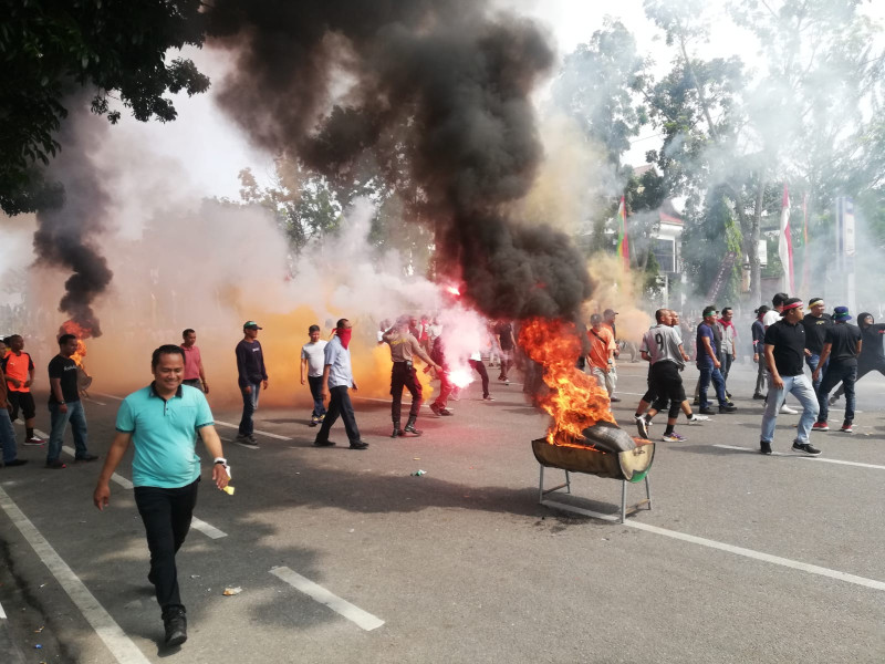 Tegang! Aksi Tembak Menembak Terjadi di Jalan Gajah Mada Pekanbaru, Ada Apa?