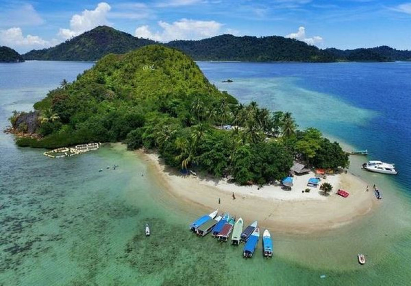 Semakin Populer, Keindahan Alam yang Belum Terjamah  di Pulau Mandeh Sumatera Barat