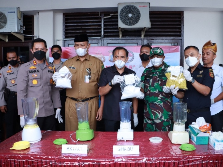 Polres Inhil Musnahkan BB 1.412,08 Kg Shabu dan 4.930 Butir Extacy