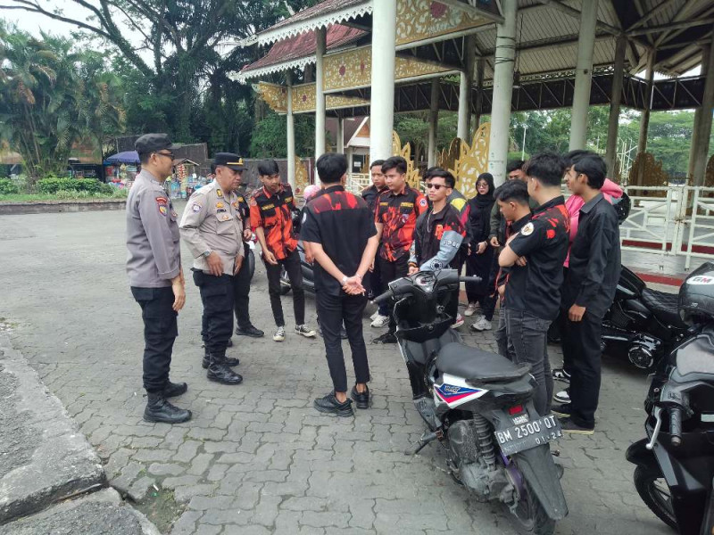 Polsek Bukit Raya Ajak Masyarakat Gunakan Hak Pilih Pilkada 2024