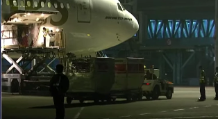 Sebanyak 1,5 Juta Dosis Vaksin COVID-19 AstraZeneca Kembali Tiba di Tanah Air