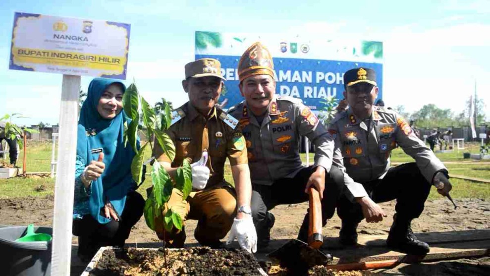 Jaga Kelestarian Hutan dan Lingkungan, Polda Riau Tanam Pohon Bersama Pemkab Inhil