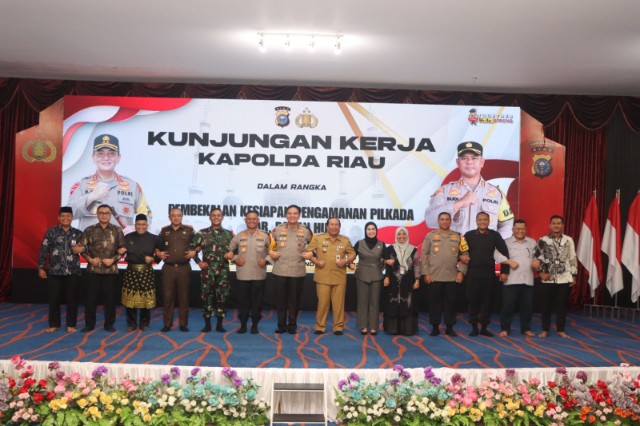 Kunjungan Kerja Kapolda Riau Pembekalan Kesiapan Pengamanan Pilkada Rokan Hulu 2024