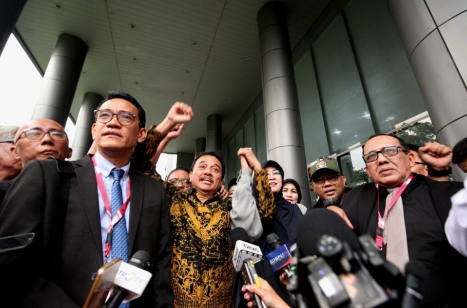 Nasib Roy Suryo Ditentukan Hari Ini
