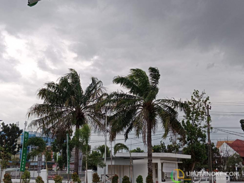 Waspada! Akhir Pekan Cuaca Ekstrem Masih Mengancam Sejumlah Wilayah di Riau