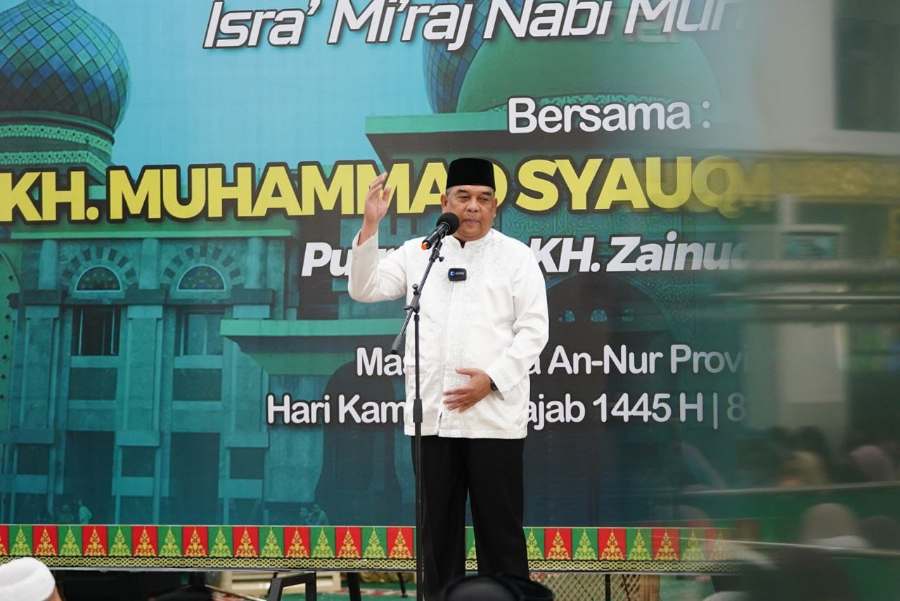 Gubri dan KH Syauqi MZ Hadiri Isra Miraj di Masjid Raya Annur