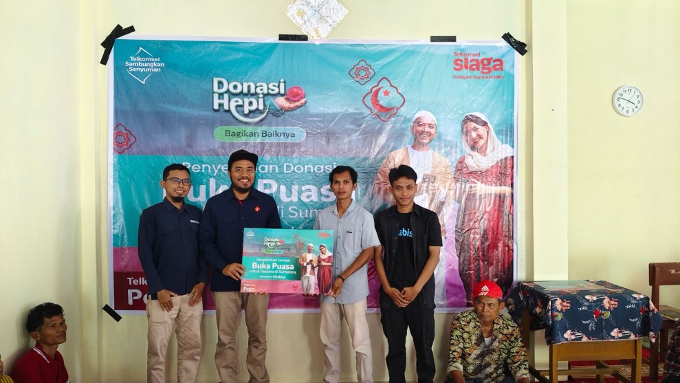 Dari Poin Jadi Aksi Nyata,  Telkomsel Bantu Pemulihan Warga Terdampak Bencana di Sumbar