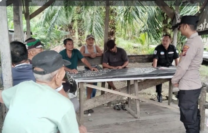 Sambang Warga Polsek Sungai Apit Upaya Cooling System Menjelang Pilkada