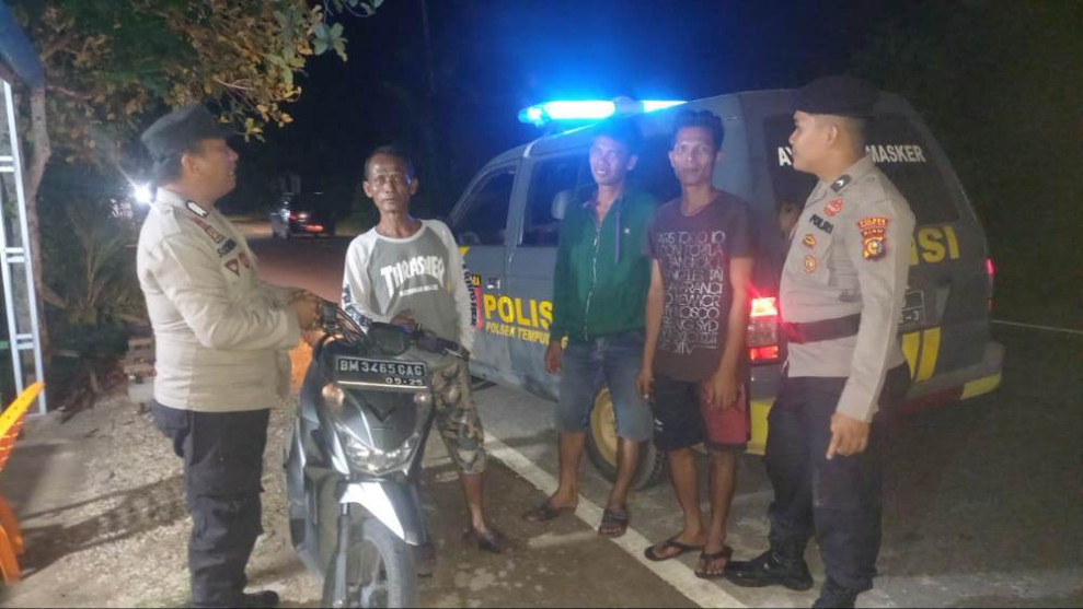 Jelang Pilkada 2024, Polsek Tempuling Tingkatkan Patroli Malam Hari