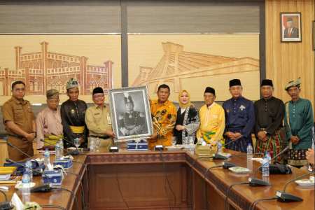 Bupati Kayong Utara Kalbar Dukung Usulan Sultan Siak II Tengku Buwang Asmara Sebagai Pahlawan Nasional