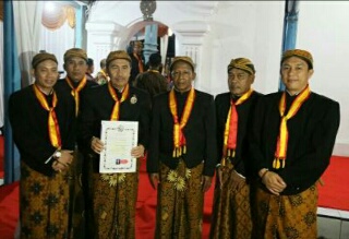 Bupati Syamsuar Resmi Menjadi Kerabat Keraton Solo