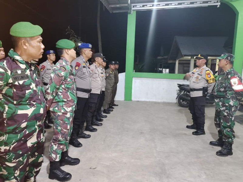 Polsek Tempuling dan Personil Gabungan Gelar Apel Pengamanan Sidang Pleno di Gudang Logistik PPK