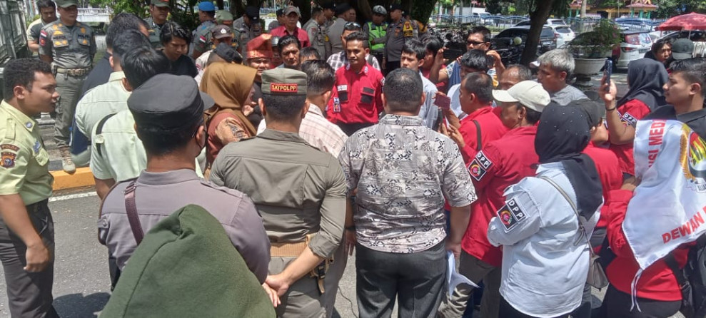 PPDB Dinilai Kurang Transparan, AMI Gelar Demo di DPRD Riau