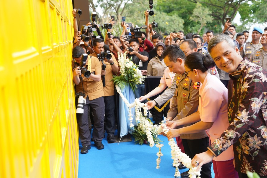 Kapolri Resmikan Hanggar Presisi dan Groundbreaking 9 Titik SPPG Tahap II di Riau