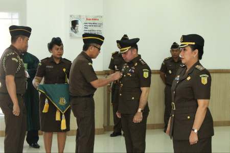 Kabar untuk Ranah Minang, Kajati Yusron Lantik Hadiman Sebagai Aspidsus Kejati  Sumbar