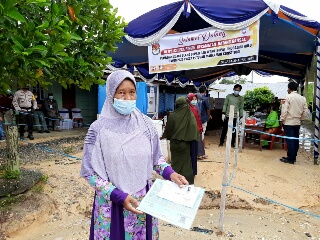 Gegara KTP, Satu Warga Ditolak Petugas Nyoblos di PSU Inhu 