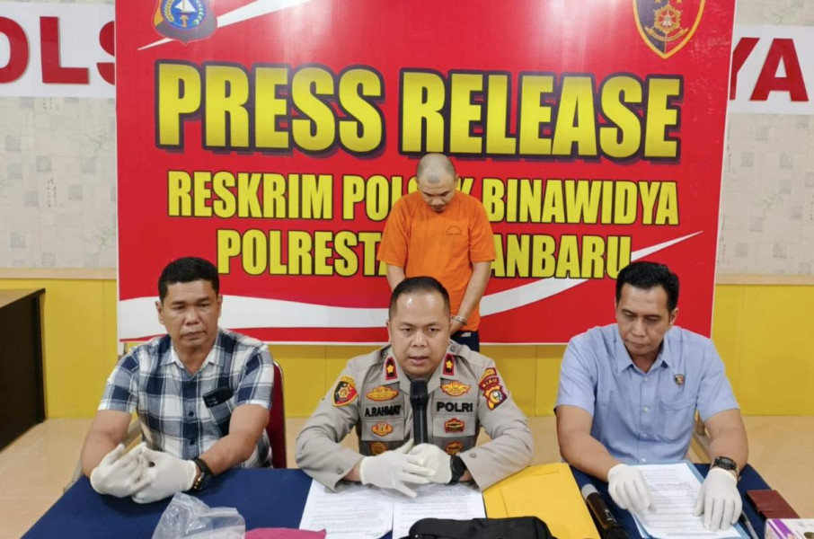 Hendak ke Sumbar, Polisi Tangkap Pengedar Sabu di Depan Burger King Pekanbaru