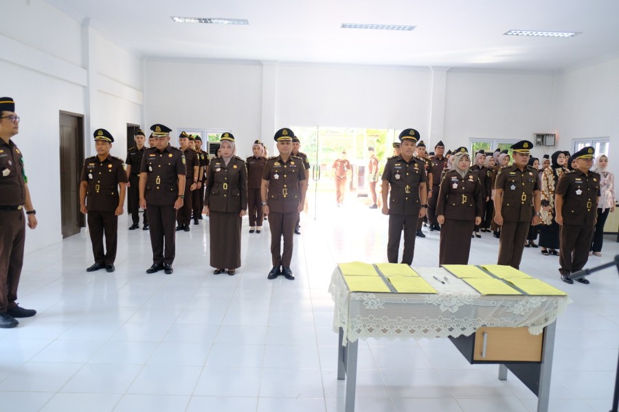 Lantik Sejumlah  Kepala Seksi,  Ini Pesan Kajari  Kampar Sapta Taruna