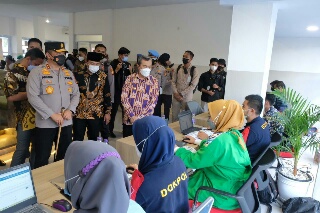 Resmikan Vaksin Center, Kapolda Riau: Penanganan Covid-19 Harus Dikelola dengan Benar