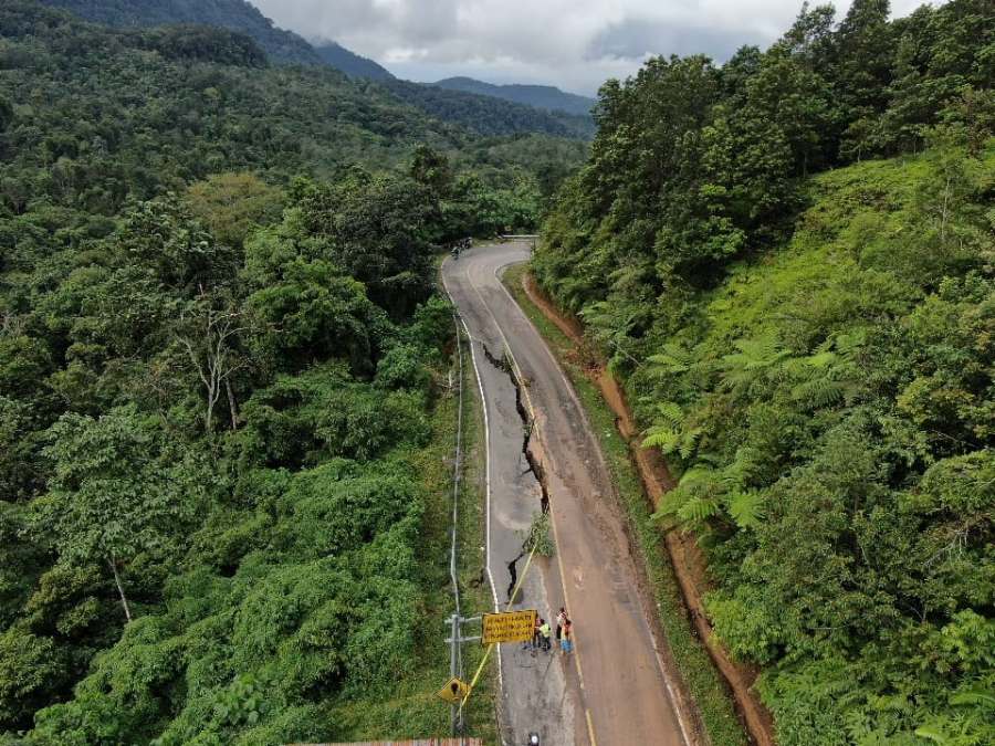 Jalan Lintas Sumbar Riau Lumpuh Total, 1 Korban Tewas Tertimpa Material Longsor