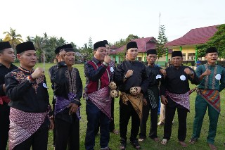 Suhardiman Amby Sambangi Warga Kopah, Support Sepak Rago Tinggi dan Kuansing Bacarito 